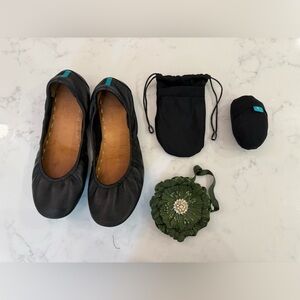 Tieks Classic Matte Black - Size 6 - Storage bag + Flower Headband Included
